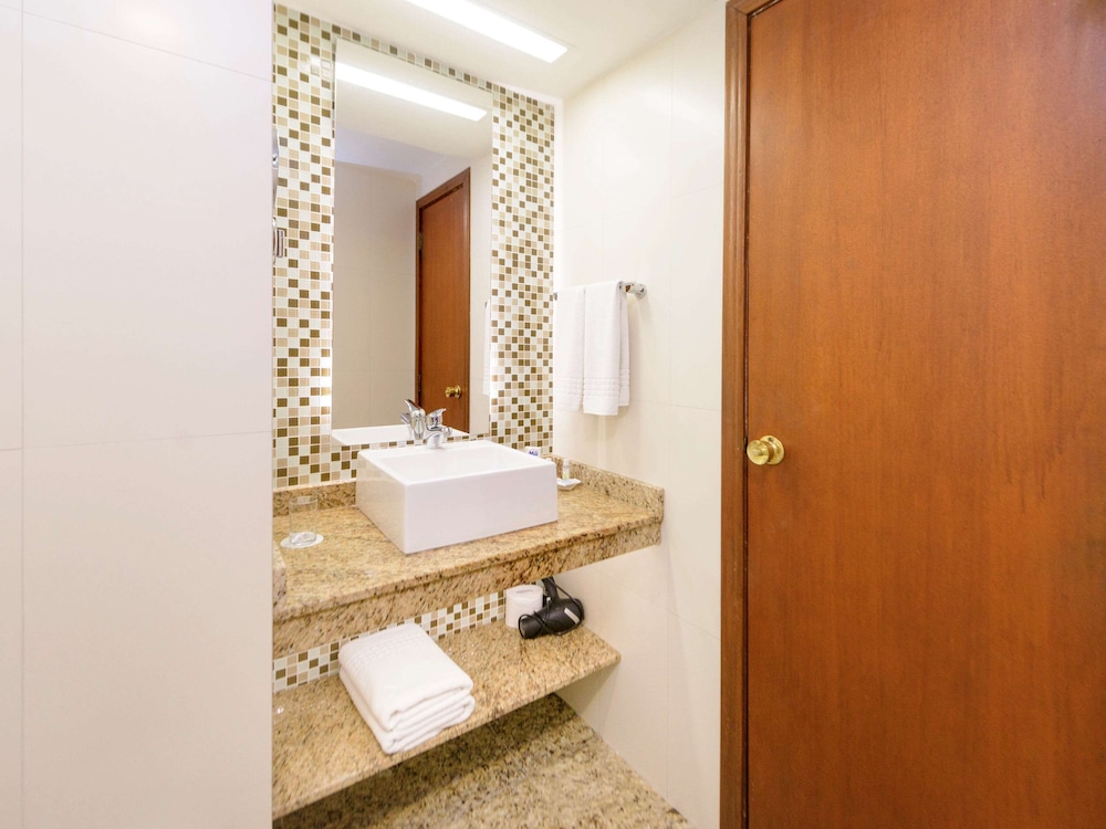 Mercure Curitiba Golden Hotel 34/79