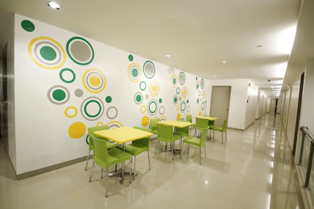 Go Hotels Ortigas Center 55/68