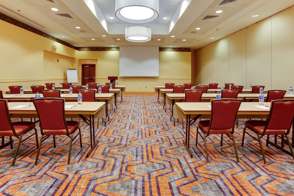 Druri Inn And Suites West Des Moines 36/45