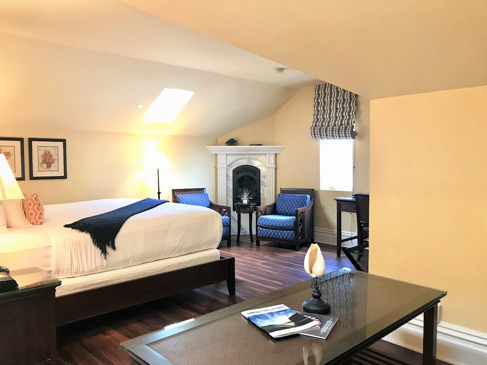 SUPERIOR, KING BED