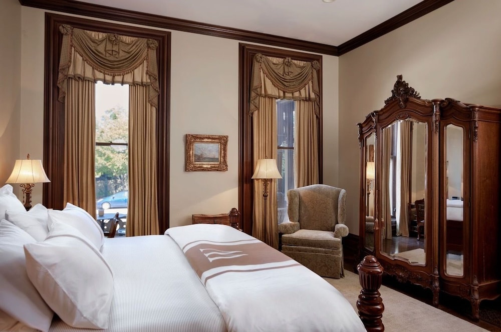 1 BEDROOM, SIGNATURE, SUITE