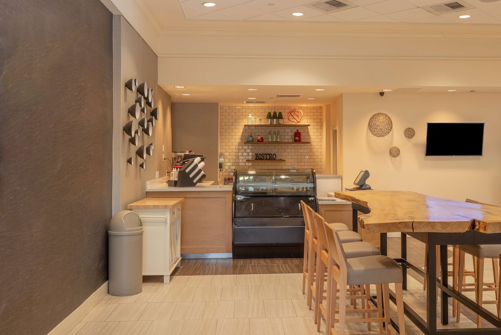 Sonesta Anaheim Resort Area 27/47
