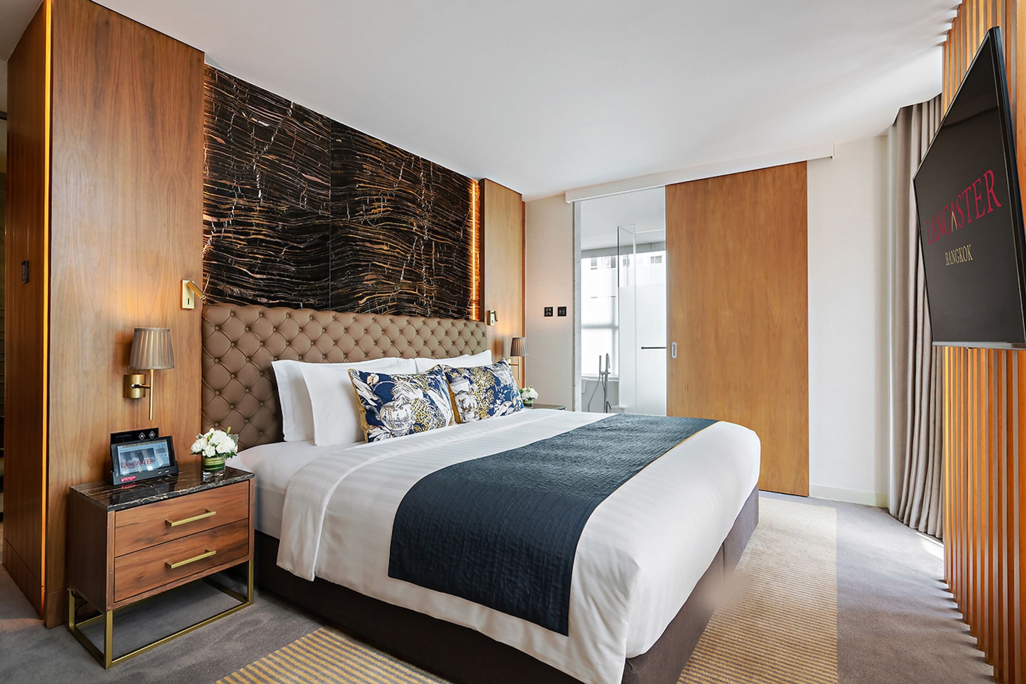 EXECUTIVE SUITE
