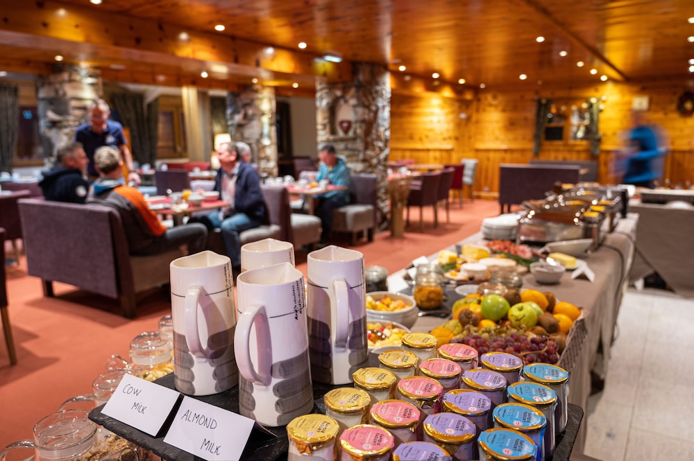 Aiguille Percee Hotel Restaurant 49/74