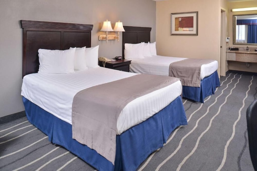 Red Roof Inn & Suites Irving - DFW Airport South 10/45