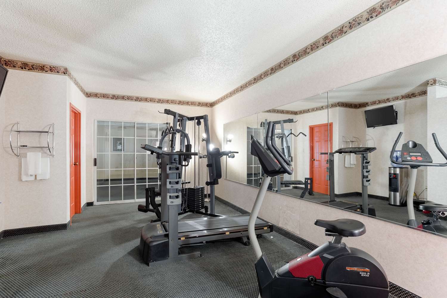 Quality Inn & Suites Paragould 11/19
