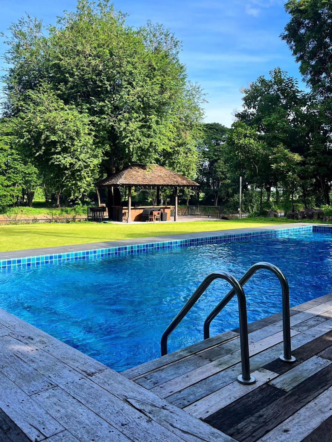 RIVERHOUSE RESORT 53/78