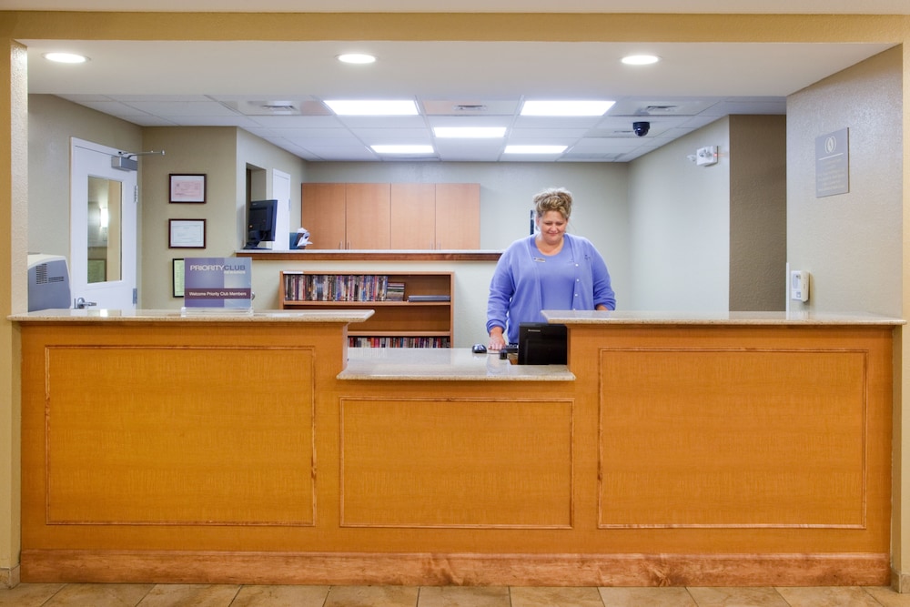 Candlewood Suites Macon 7/70