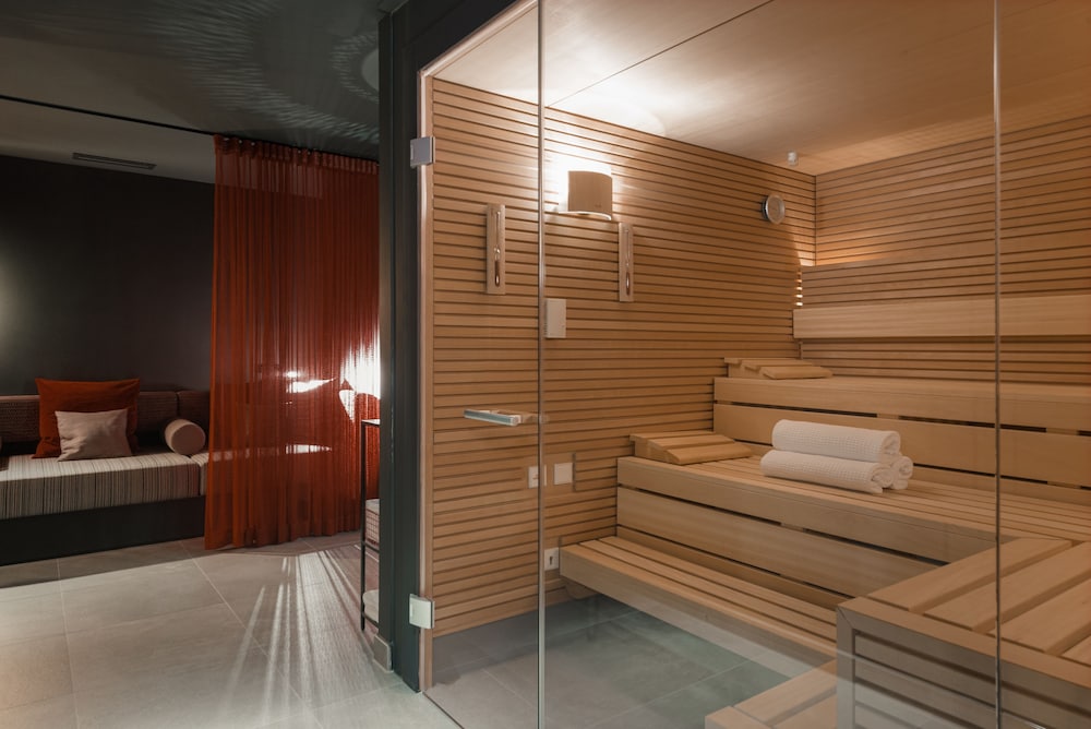 EmiLu Design Hotel 20/50