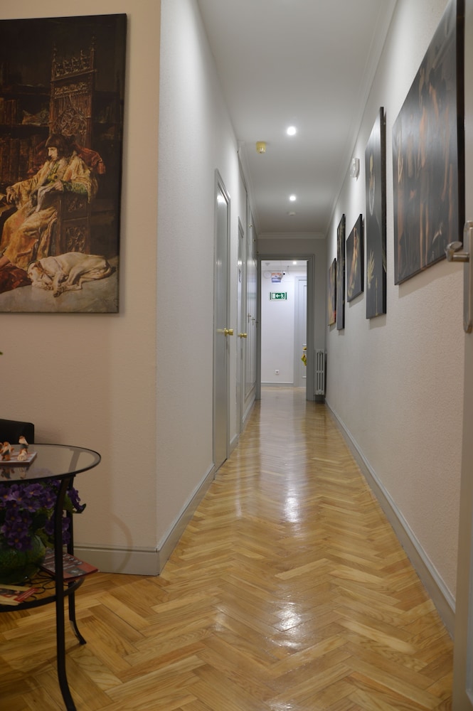 Hostal Aresol 25/33
