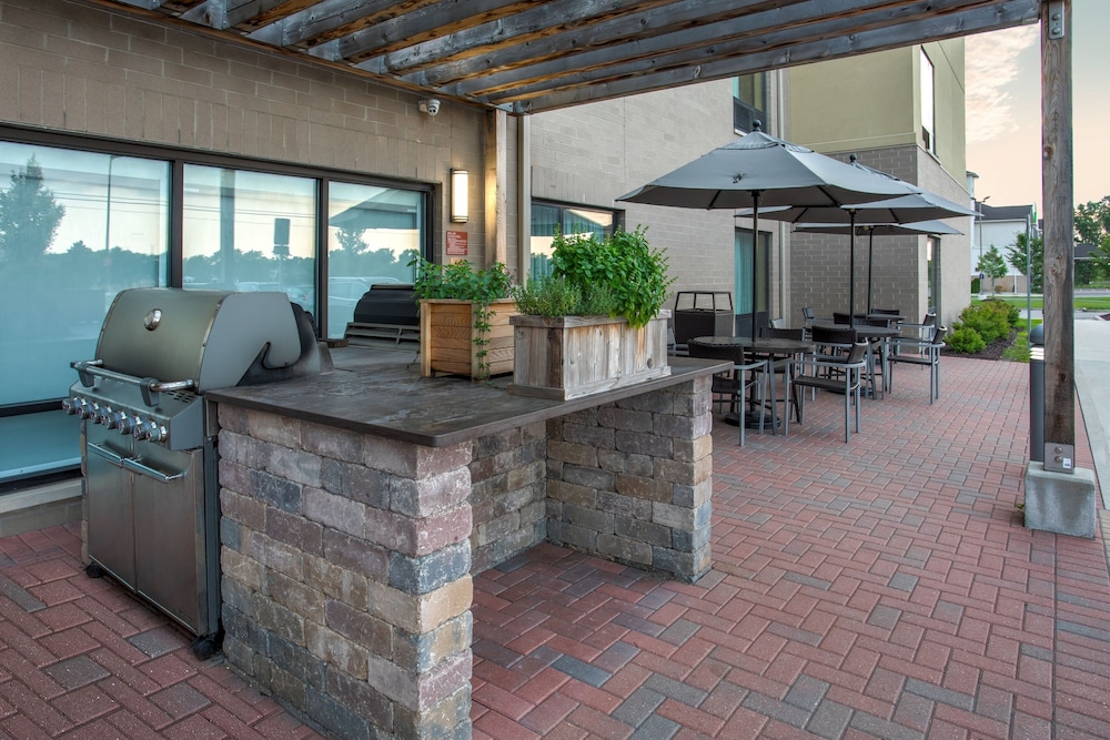 TownePlace Suites Detroit Belleville 8/50