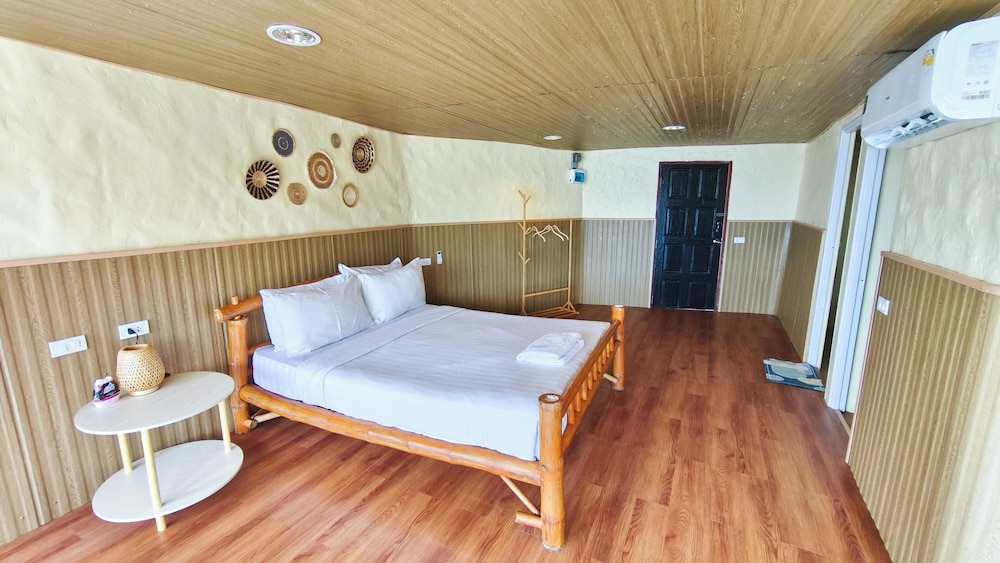 Paree Hut Resort Koh Sichang 9/43