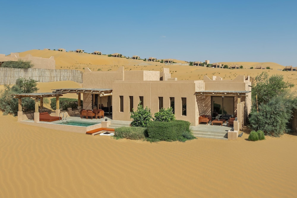 Bab Al Nojoum Bateen Liwa in Mezaira'a