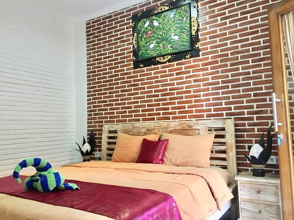 DELUXE, DOUBLE BED