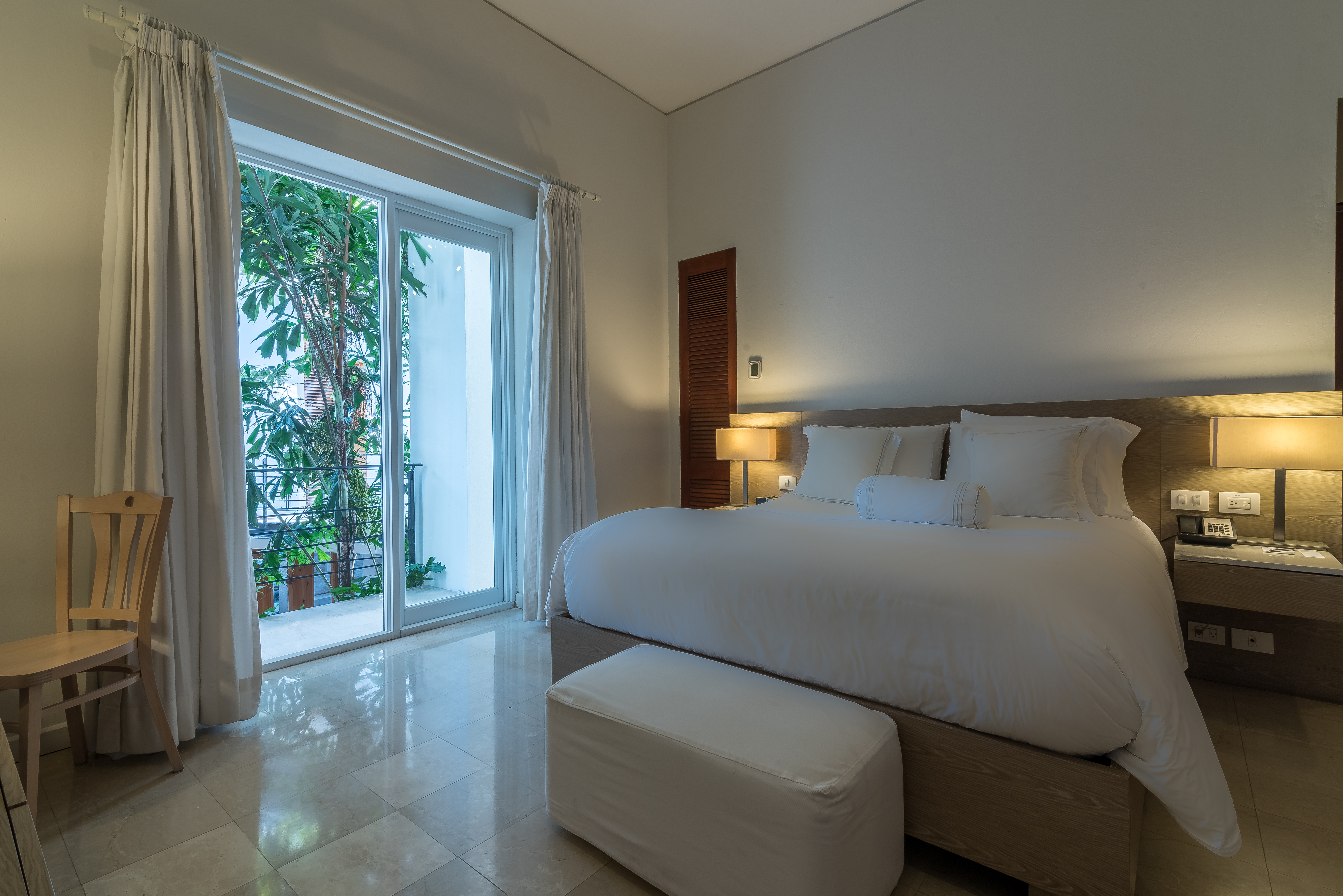 Deluxe, Double Bed