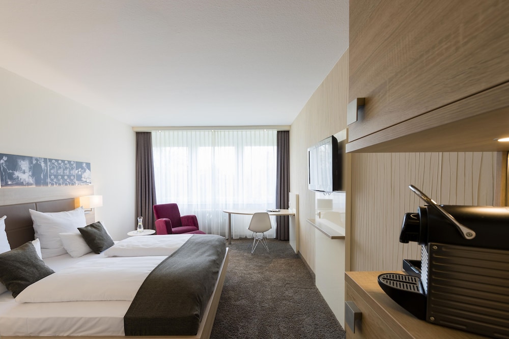 غرفة بريميوم بسرير كينج بإطلالة على المتنزه، Best Western Plus Parkhotel Velbert 2/6