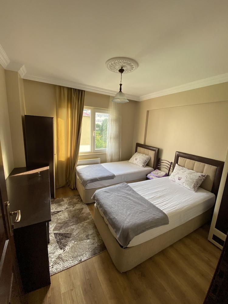 3 BEDROOMS, APARTMENT, BALCONY