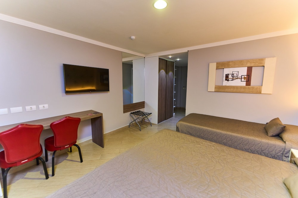 Foz Plaza Hotel 67/76