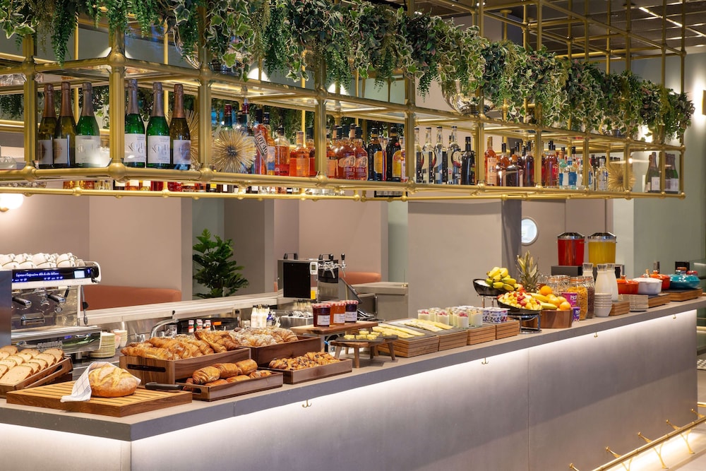 YOTEL London City, Select by Hilton 33/70