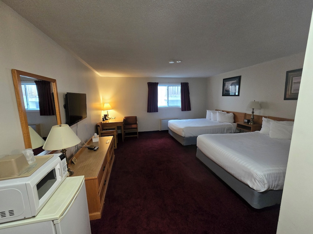 Room, 2 Queen Beds, Pool Access