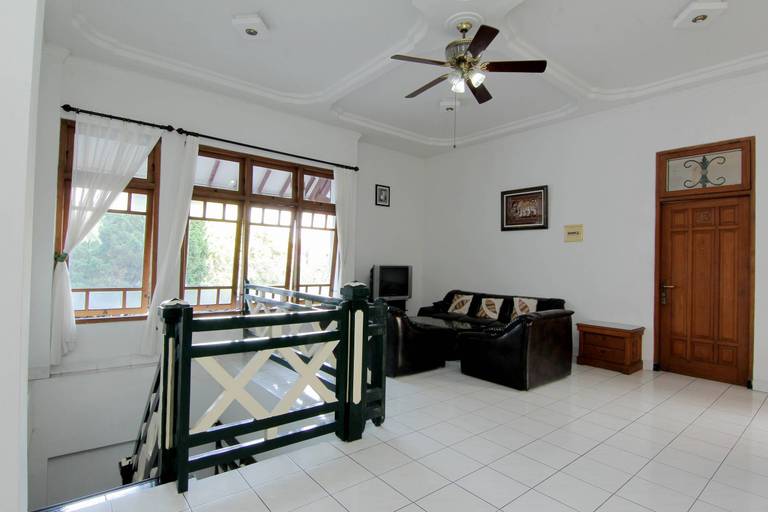 Hotel Fevytra Syariah 7/11