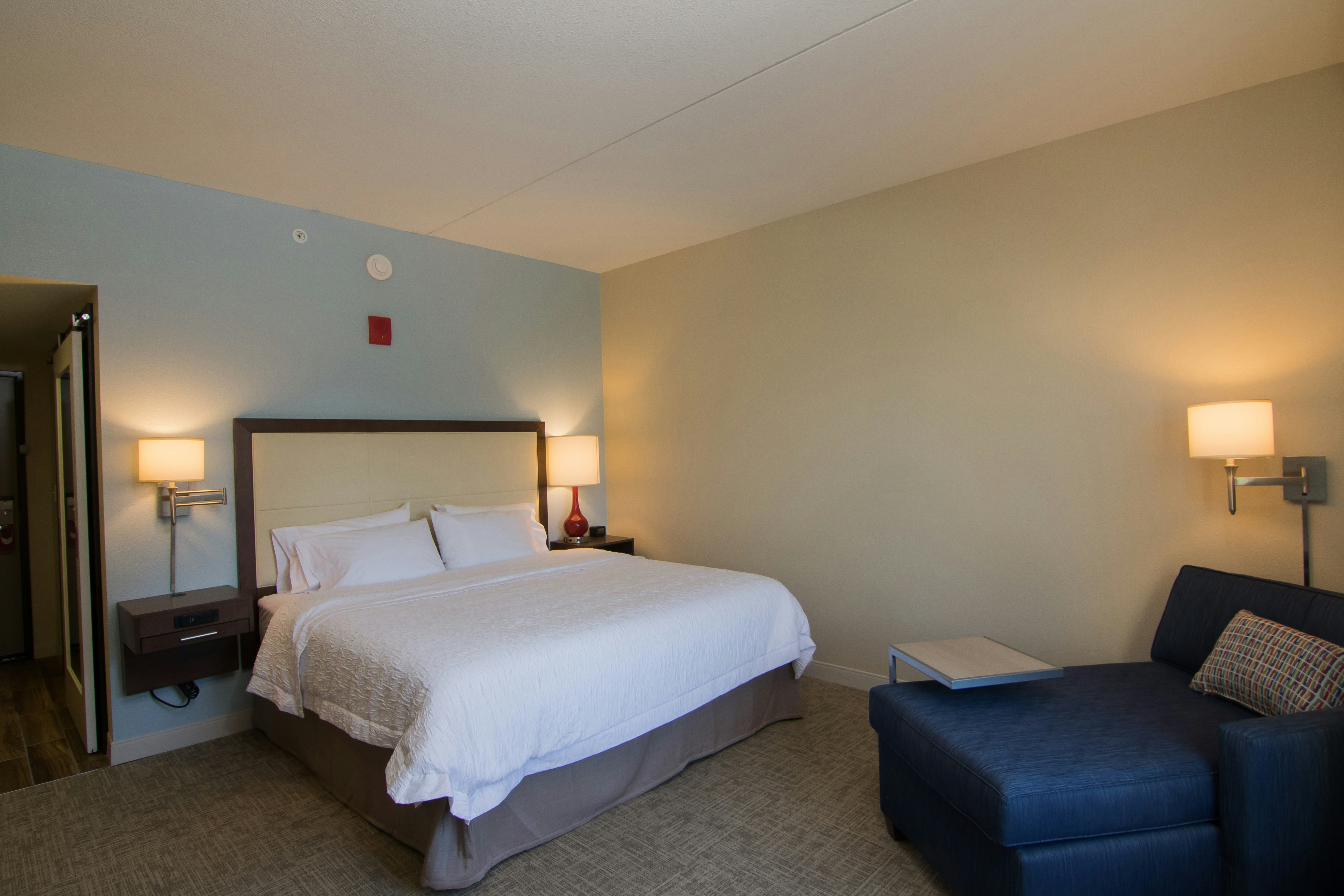 ROOM, KING BED