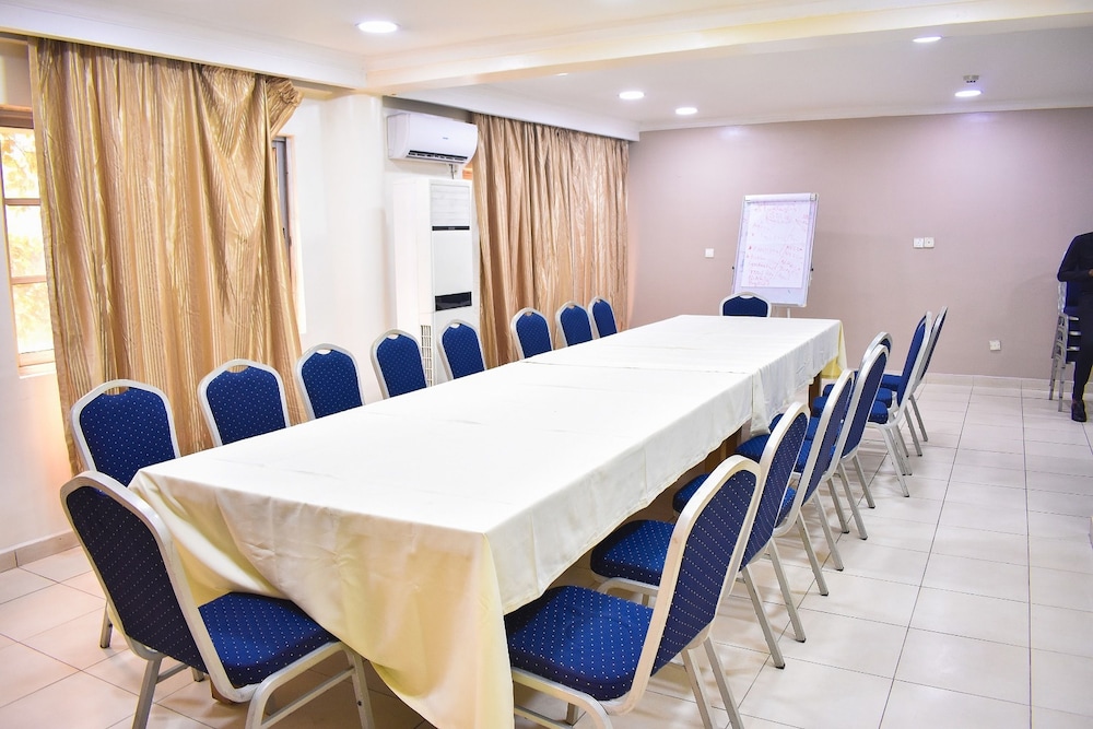 Beni Apartment And Suites 37/50