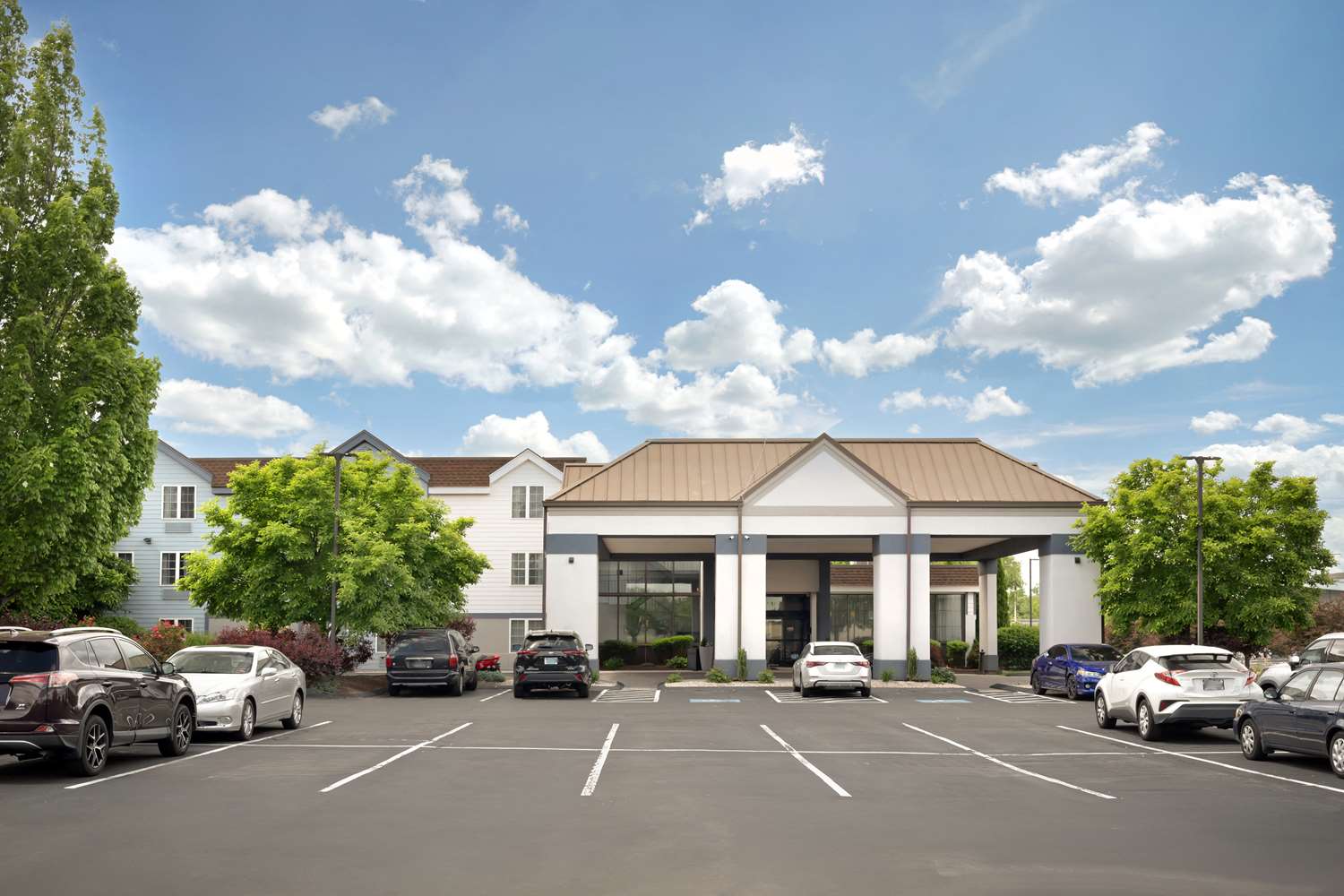 Best Western Hartford Hotel & Suites 54/59