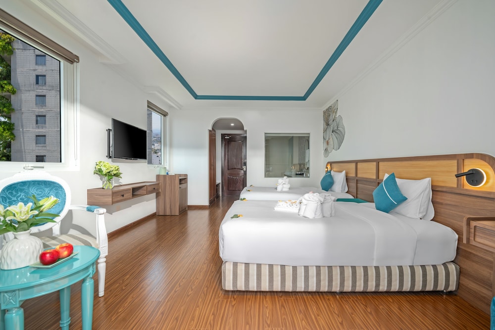 SUITE, TWIN BEDS, OCEAN VIEW, BALCONY
