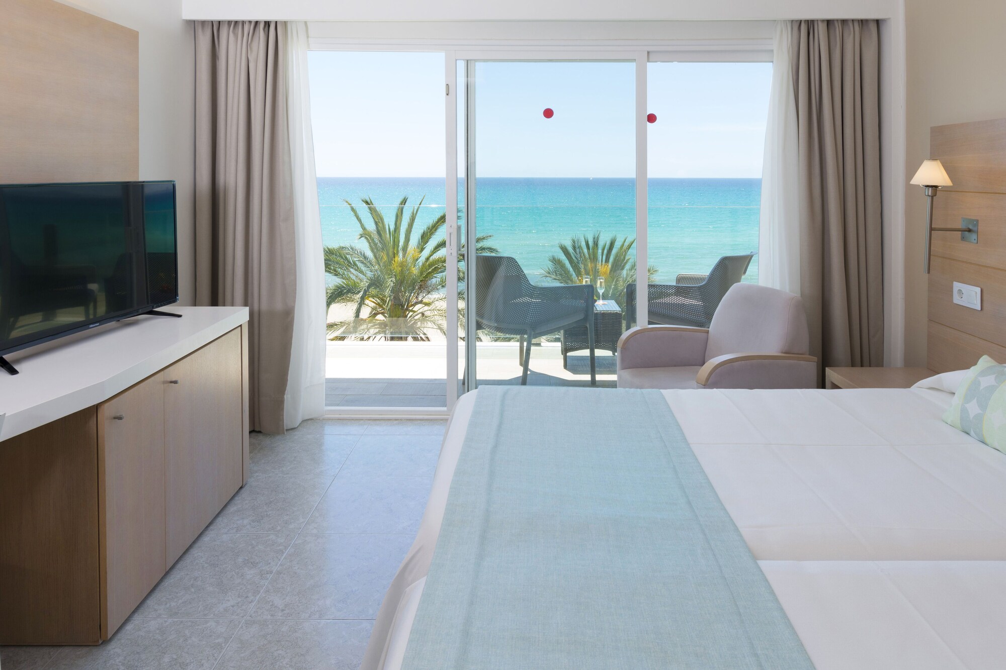 1 BEDROOM, SUITE, SEA VIEW, BALCONY