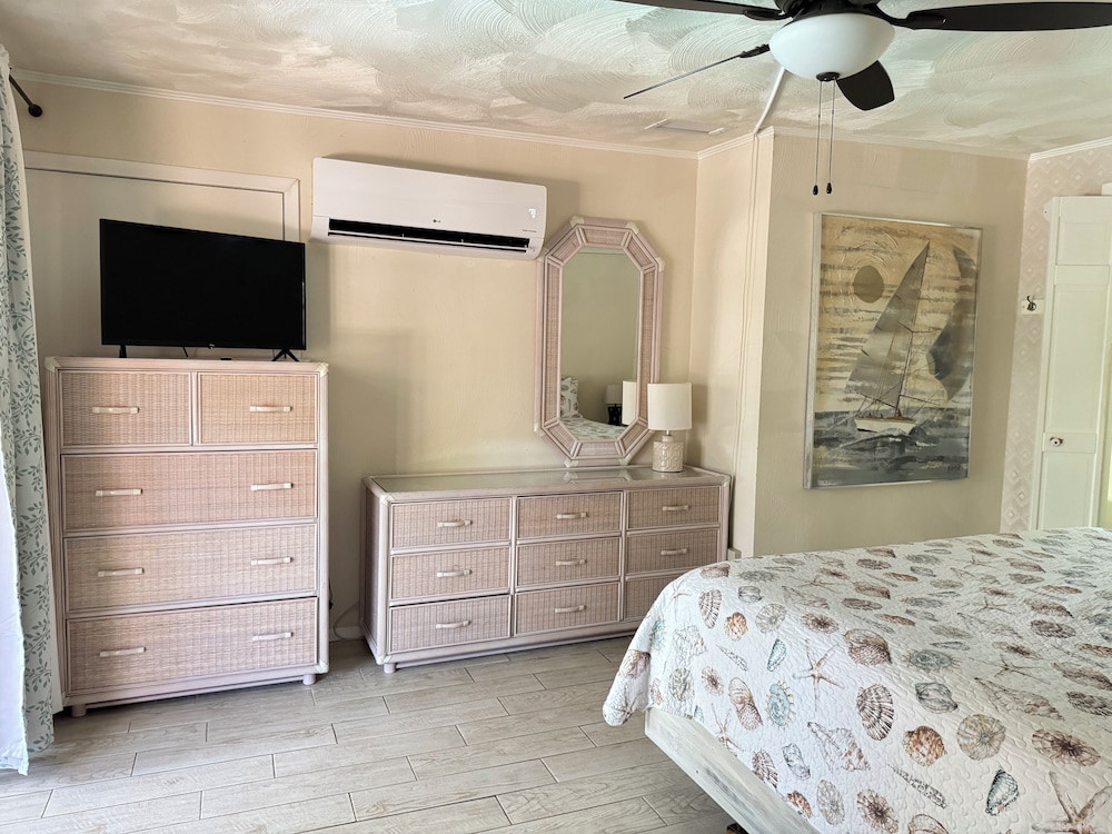 Tropical Villas of Venice Beach 25/71
