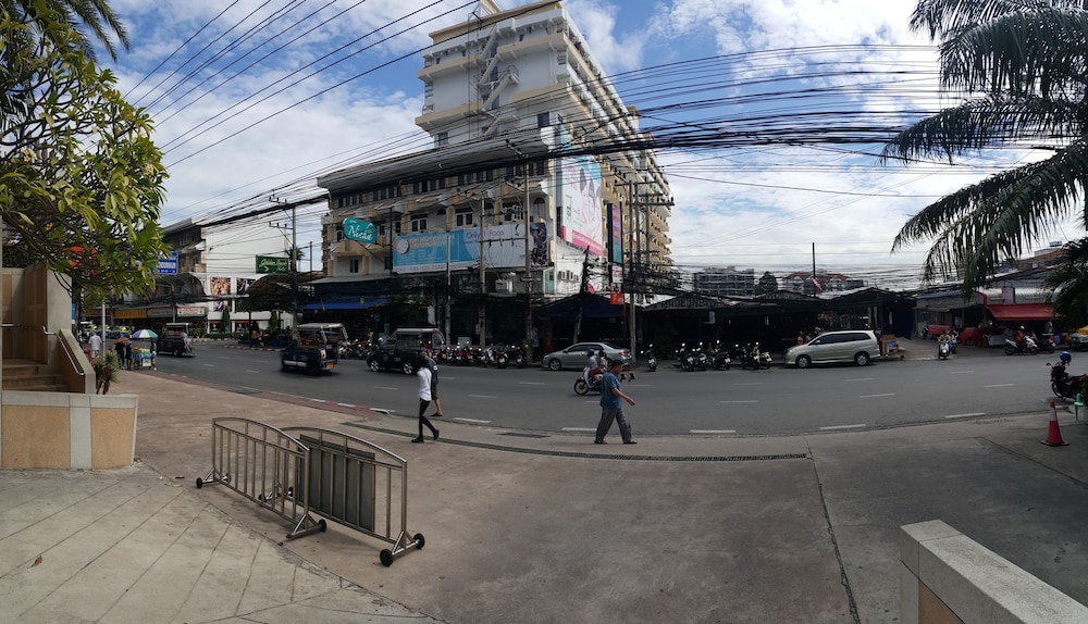 Vtsix Condo Rentals at View Talay 6 Pattaya 63/71