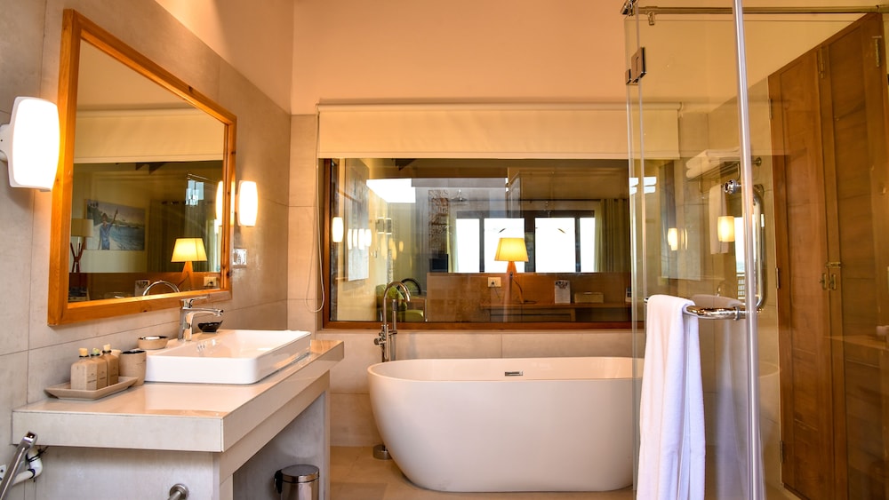 Reethi Faru Resort 113/114