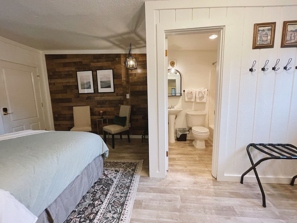 Emerald Valley Inn 17/74