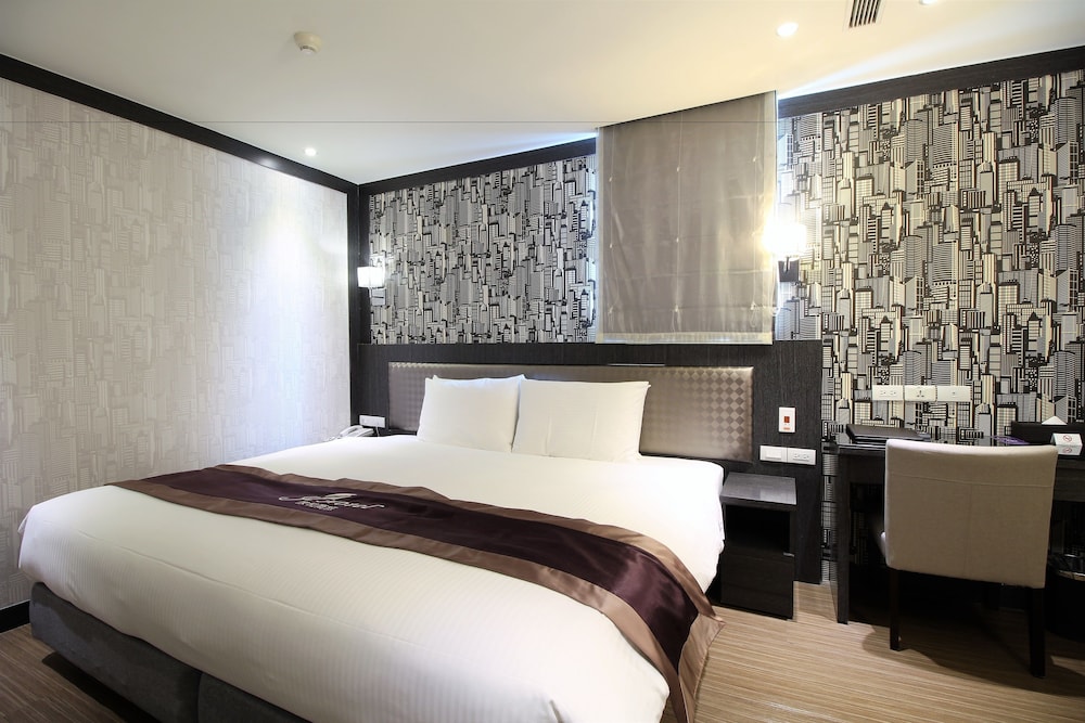 J Hotel 26/60