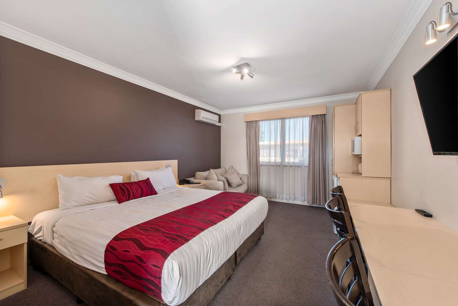 Upgrade, King Bed