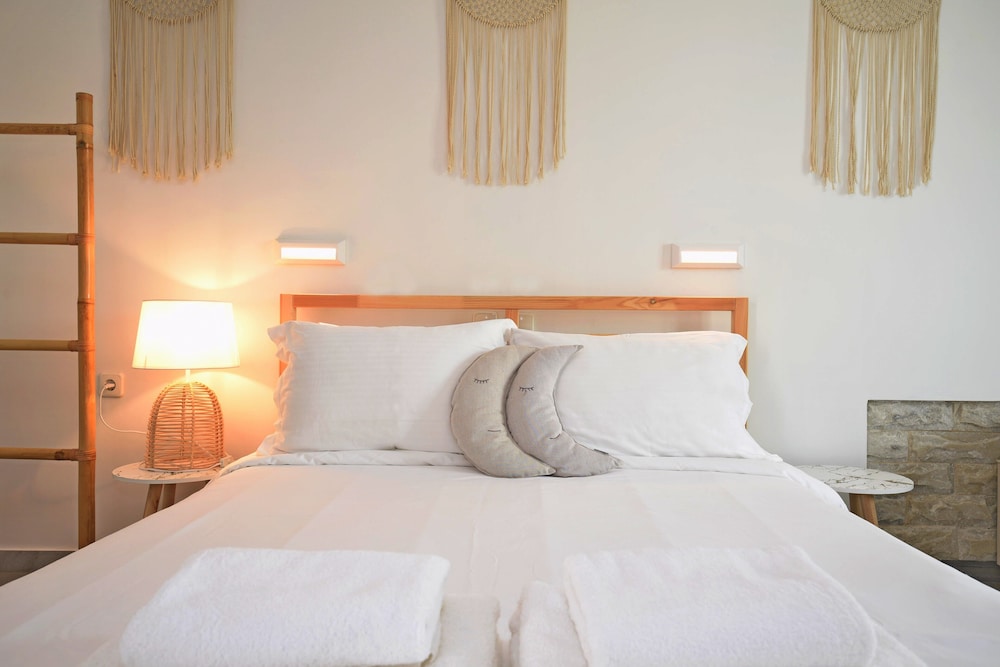 Adonis Hotel Studios & Apartments 28/67