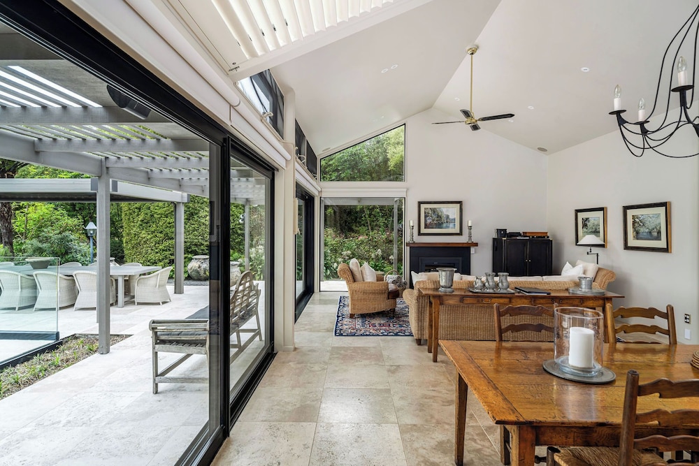 The Point Villas 8/39