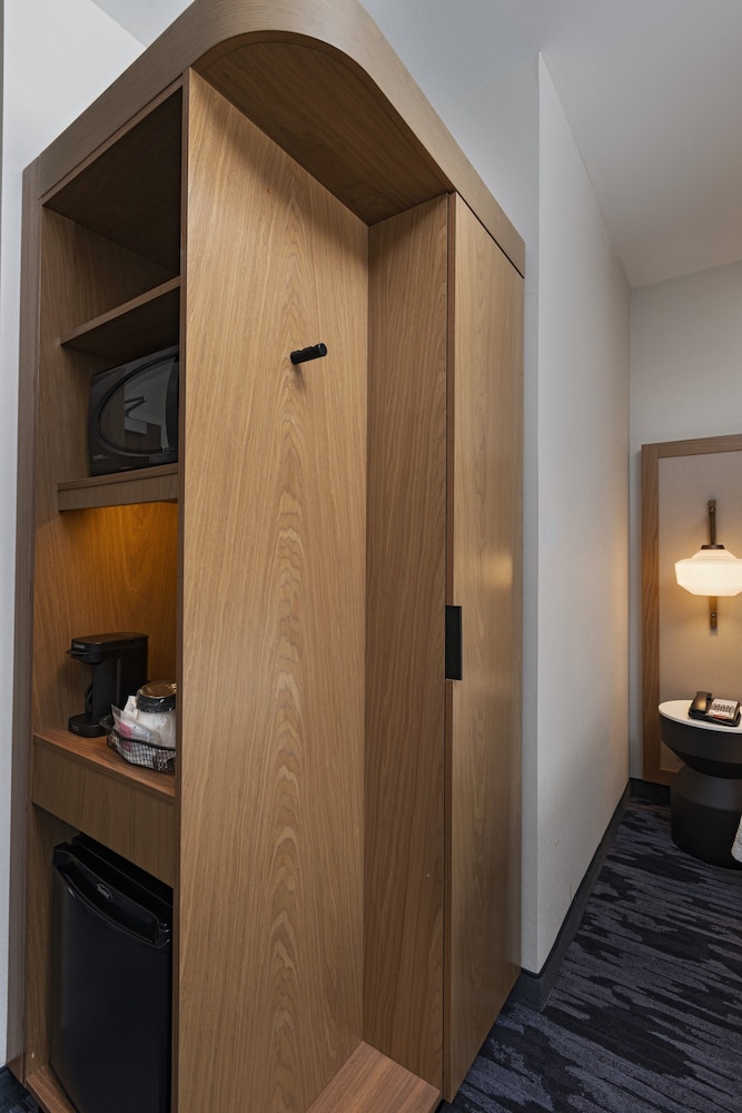Fairfield Inn & Suites by Marriott Waller 11/28