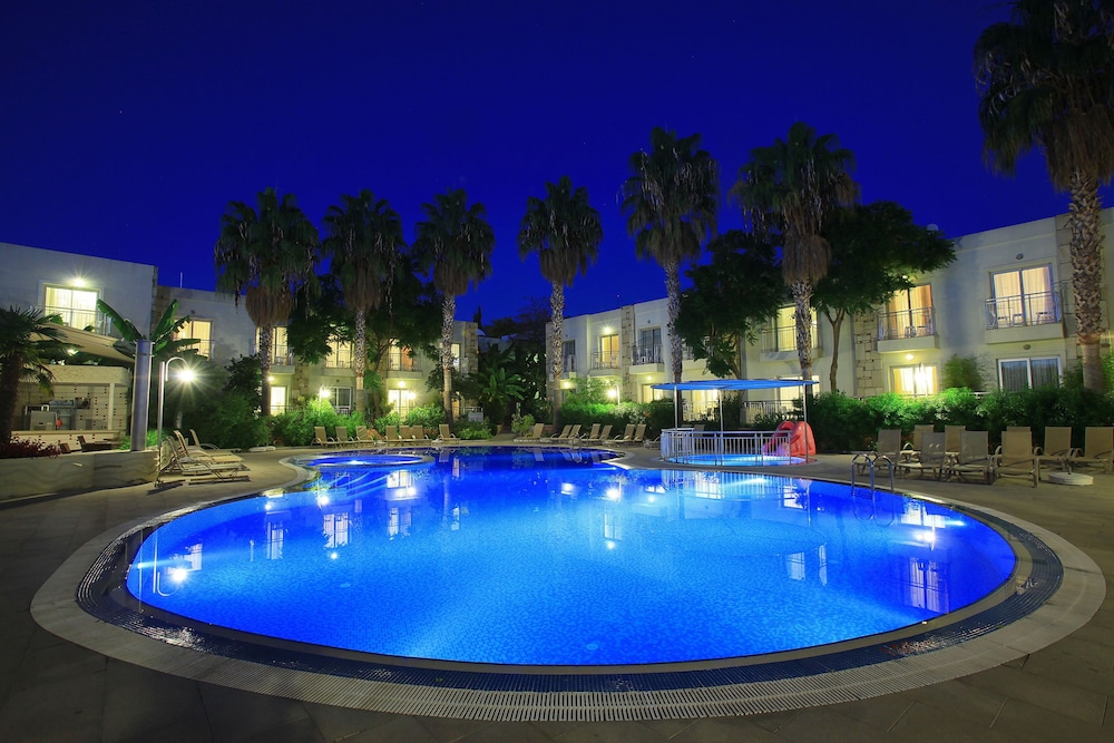 Mandarin Resort Hotel 12/66