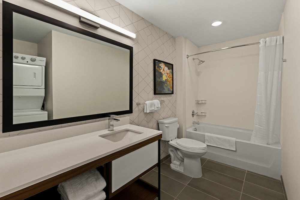Everhome Suites Denver Airport 39/40