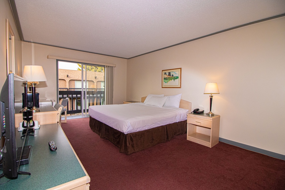 Divya Sutra Plaza & Conference Centre Vernon, BC 40/74