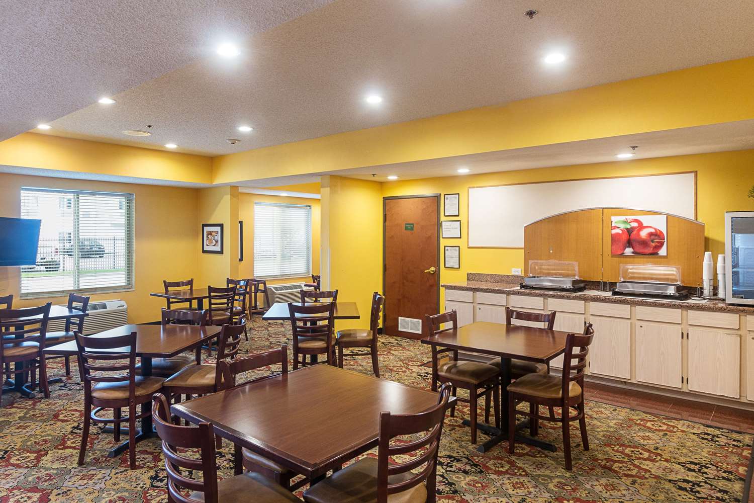 Quality Inn & Suites West Chase 3/8