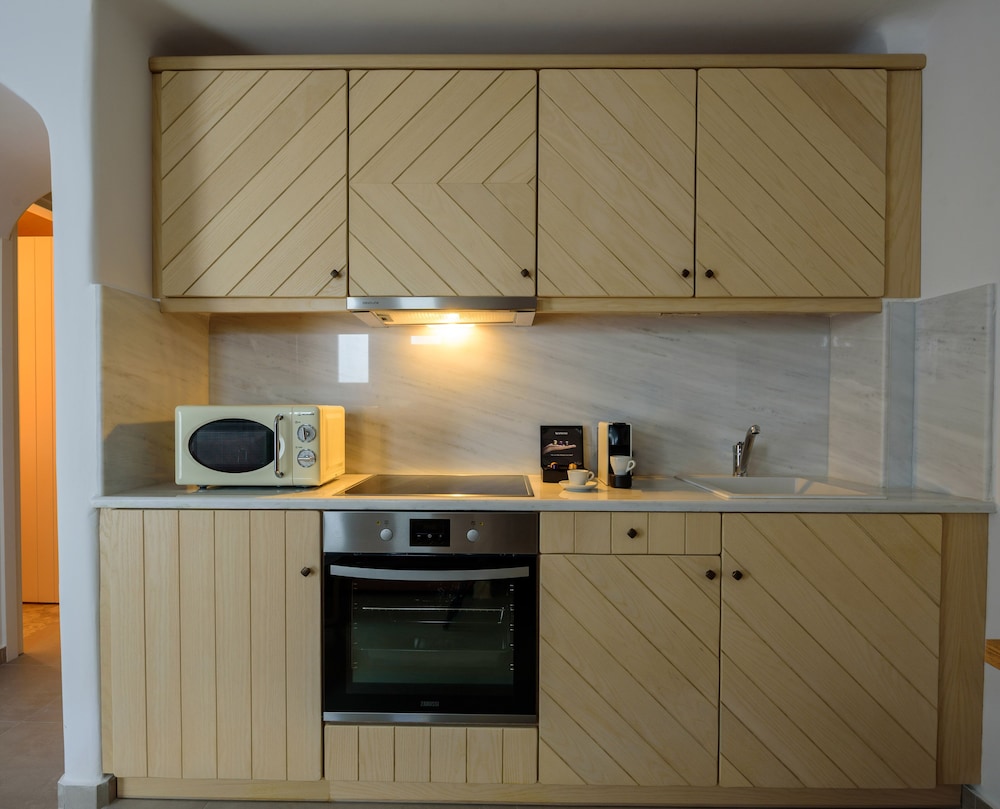 ACRO BLUE LUXURY VILLAS 4/60