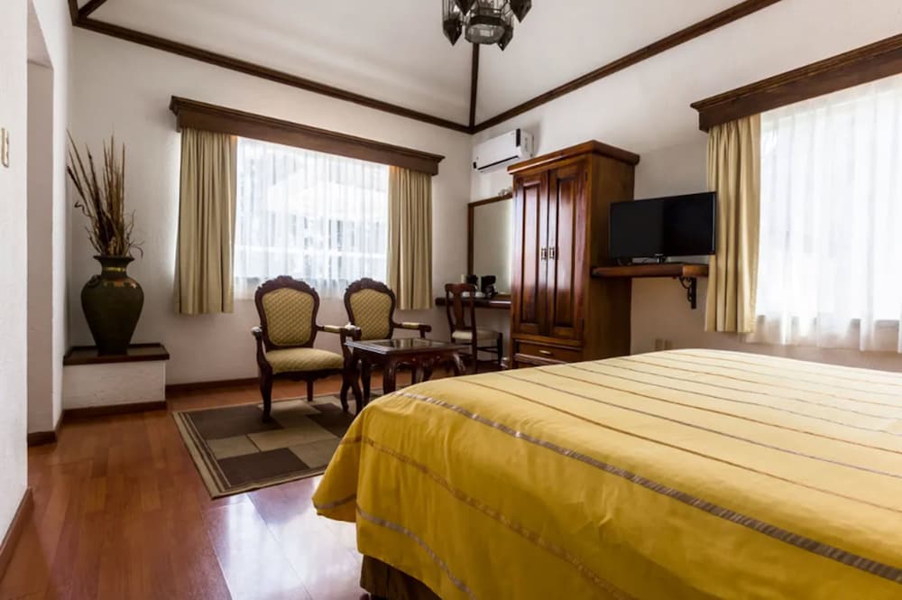 Junior Suite, King Bed