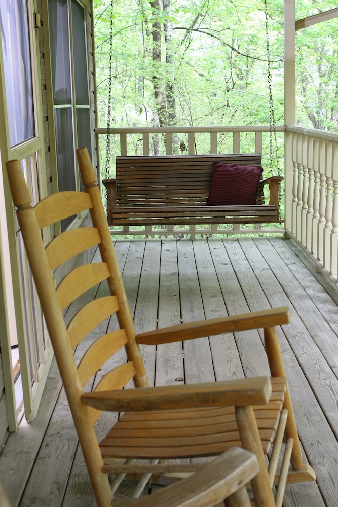 Blue Mountain Mist Country Inn 33/63