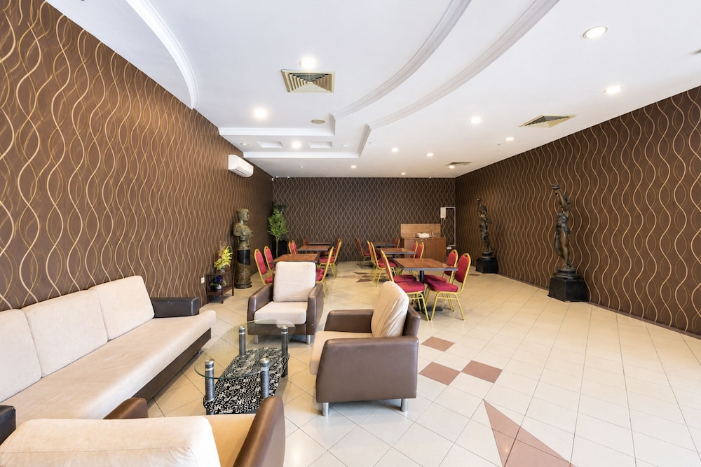 Palette - Kota Tinggi Mayres Hotel 40/54