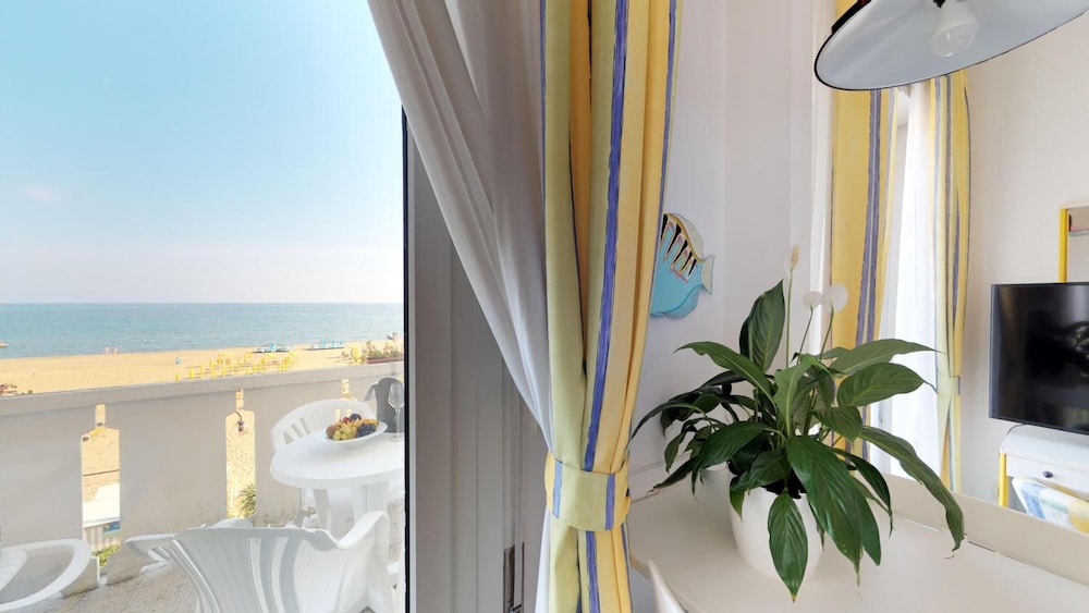 Hotel Residence Villa Sorriso 40/46
