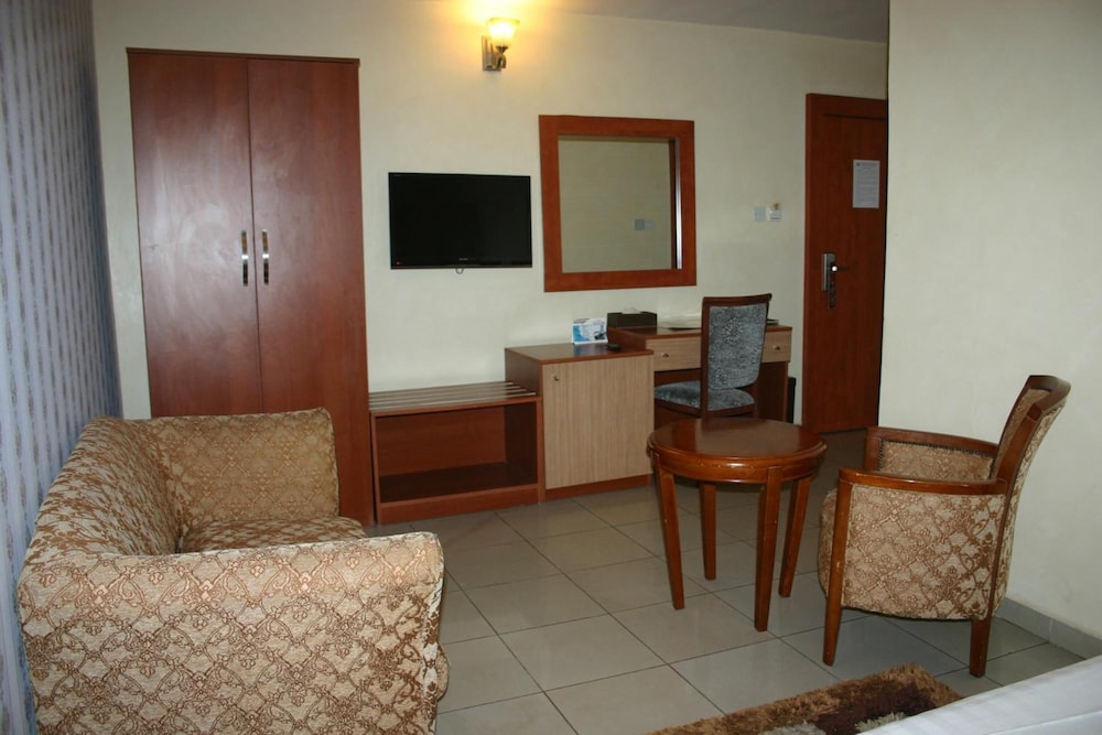 Petrus Hotels Royale 31/50