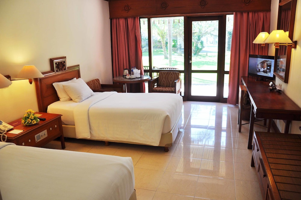 Bali Beach Hotel 23/50